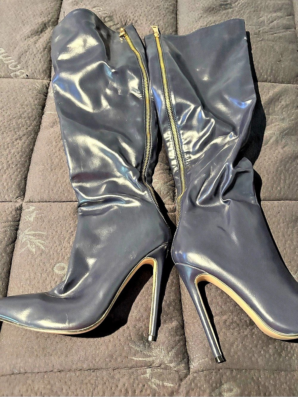 Blue Pointed-Toe Heeled Boots